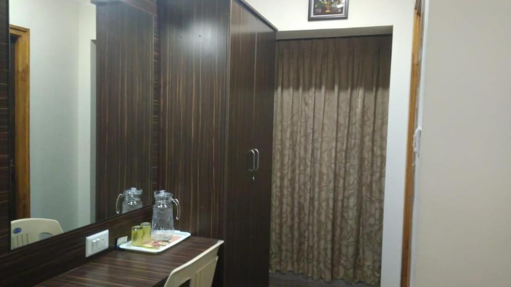 Famous Residency Hotel Tiruchirappalli Ngoại thất bức ảnh