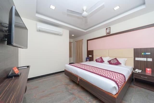 Famous Residency Hotel Tiruchirappalli Ngoại thất bức ảnh