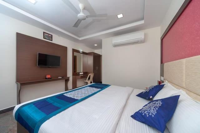 Famous Residency Hotel Tiruchirappalli Ngoại thất bức ảnh