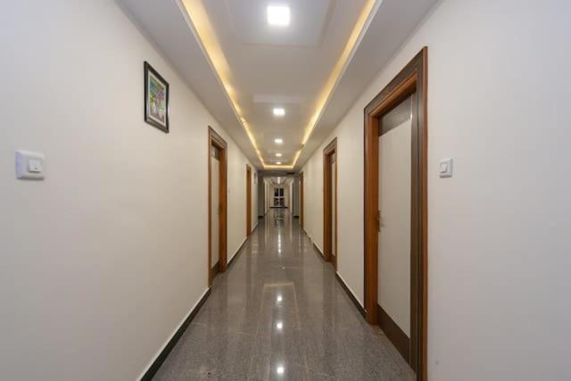 Famous Residency Hotel Tiruchirappalli Ngoại thất bức ảnh